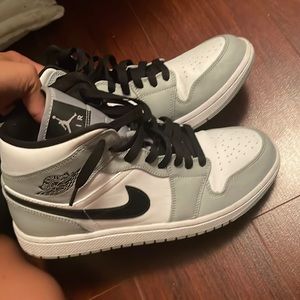 jordan 1 mid light smoke grey mens size 8